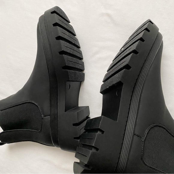 NWOT Lug Sole Chelsea Slip on Boots - Picture 8 of 13